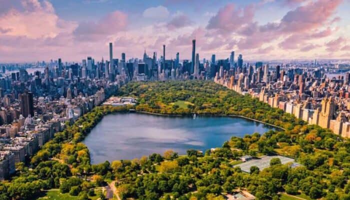 Aerial view of Central Park and Manhattan skyline