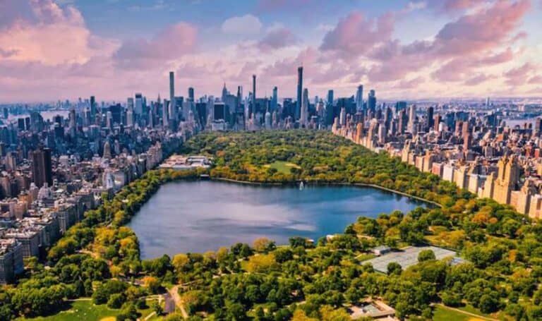 Aerial view of Central Park and Manhattan skyline