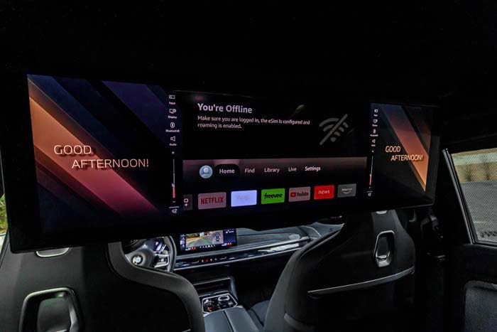 Rear-seat car entertainment screens displaying offline message