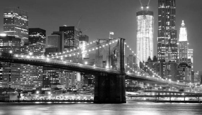 Brooklyn Bridge and Manhattan skyline at night