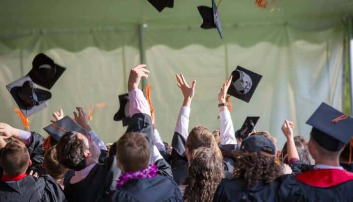 safe and stylish limousine services for high school graduations