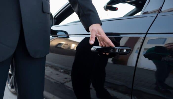 indulge in luxurious comfort: limousine rental services for unparalleled ease