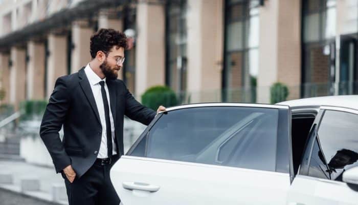 premier luxury limo service in nyc for an exclusive experience