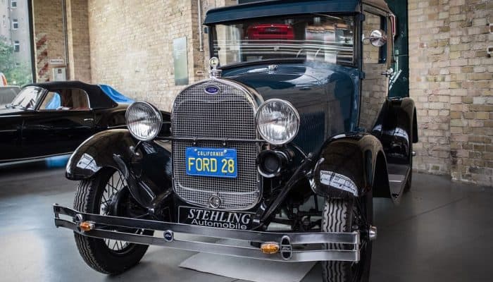 beyond the basics: distinguishing between limos and stretch limos