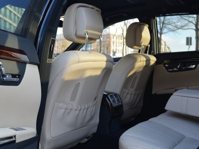 choosing the perfect ride: limos vs. stretch limos explained